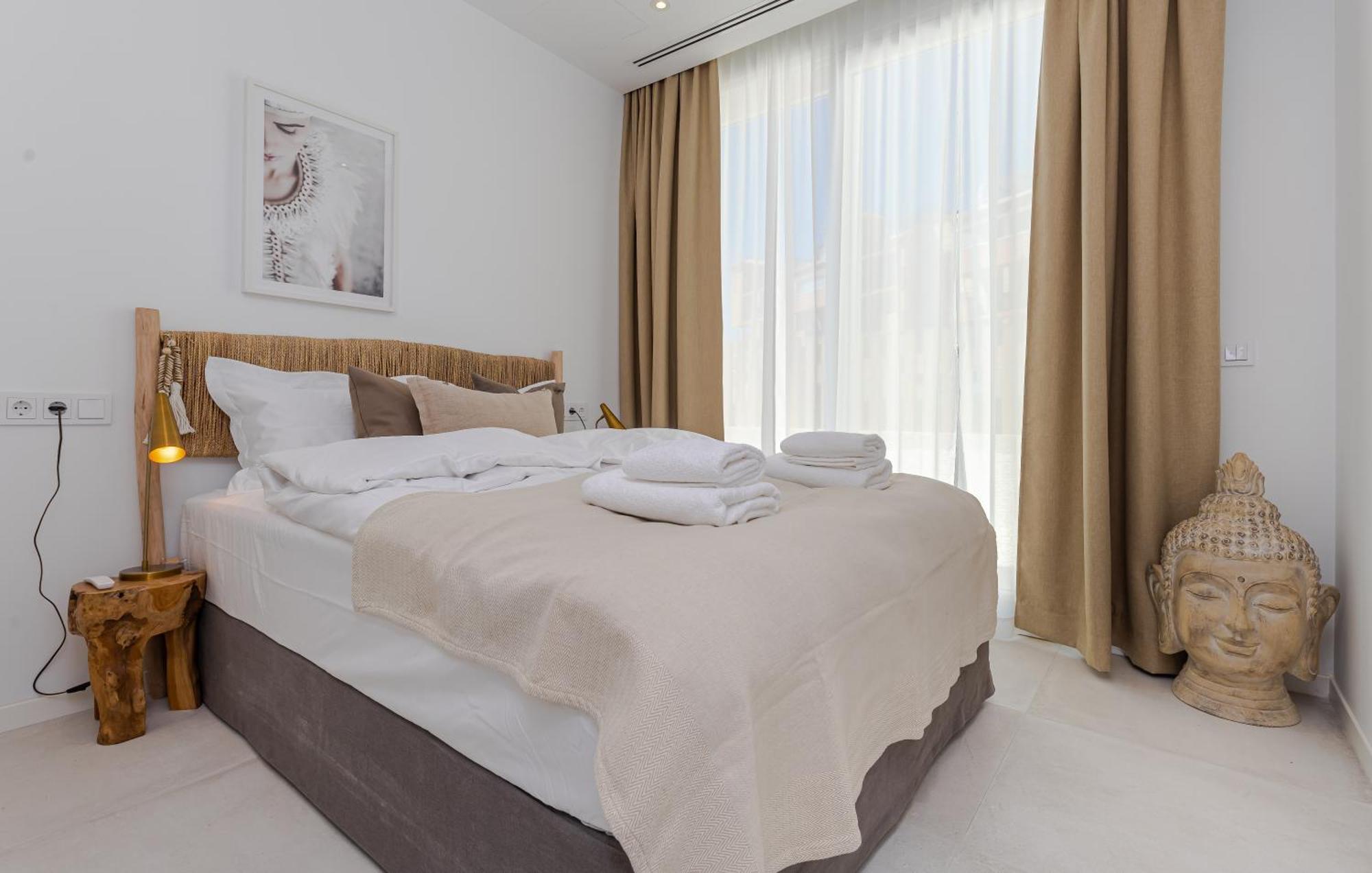 Modern With Heated Pool, Gym & Cinema Villa