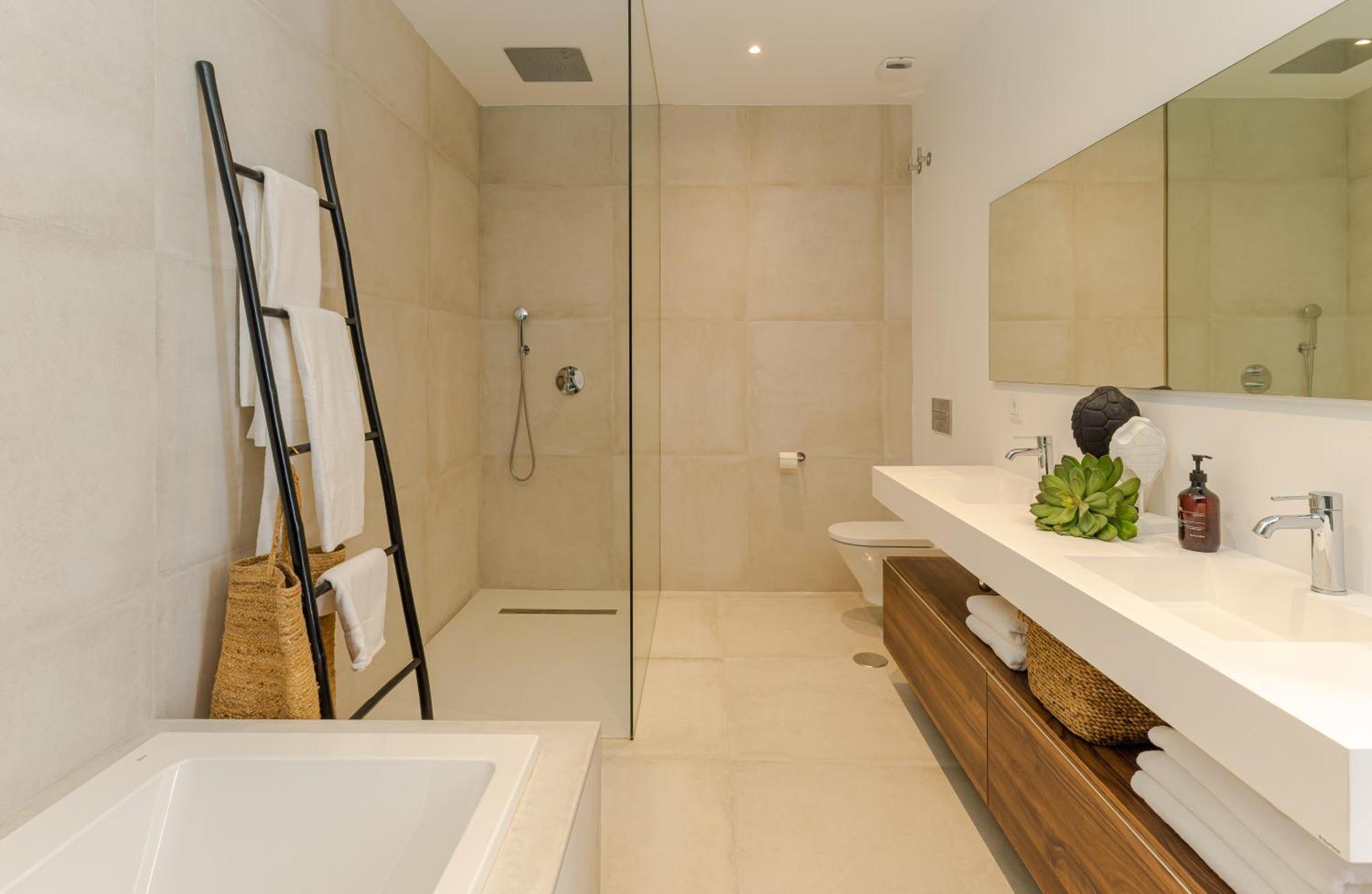 Modern With Heated Pool, Gym & Cinema Villa Marbella