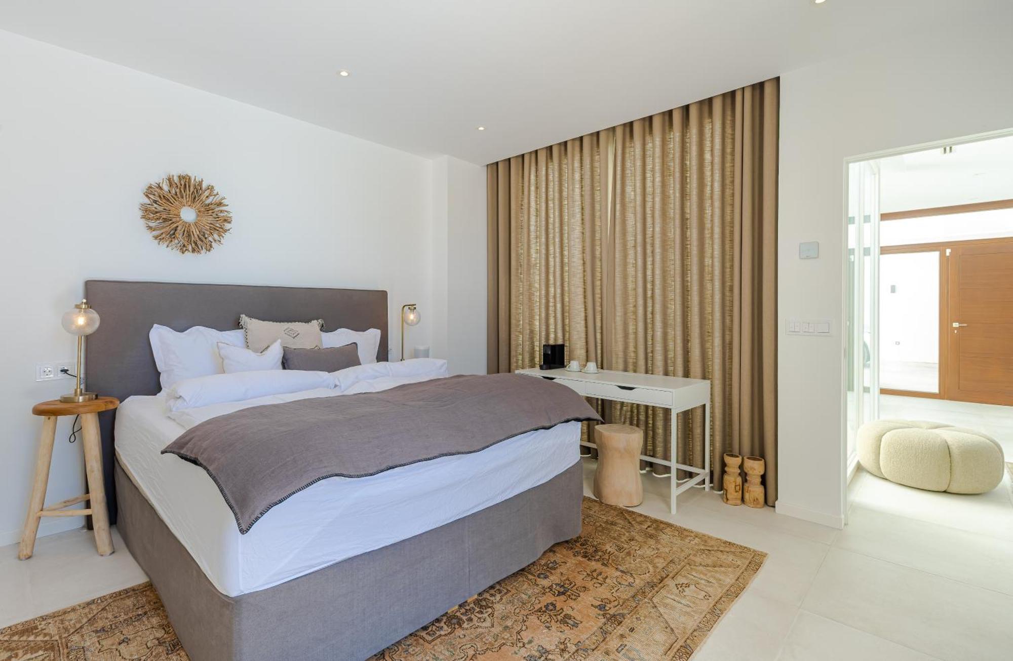 Modern With Heated Pool, Gym & Cinema Villa Marbella