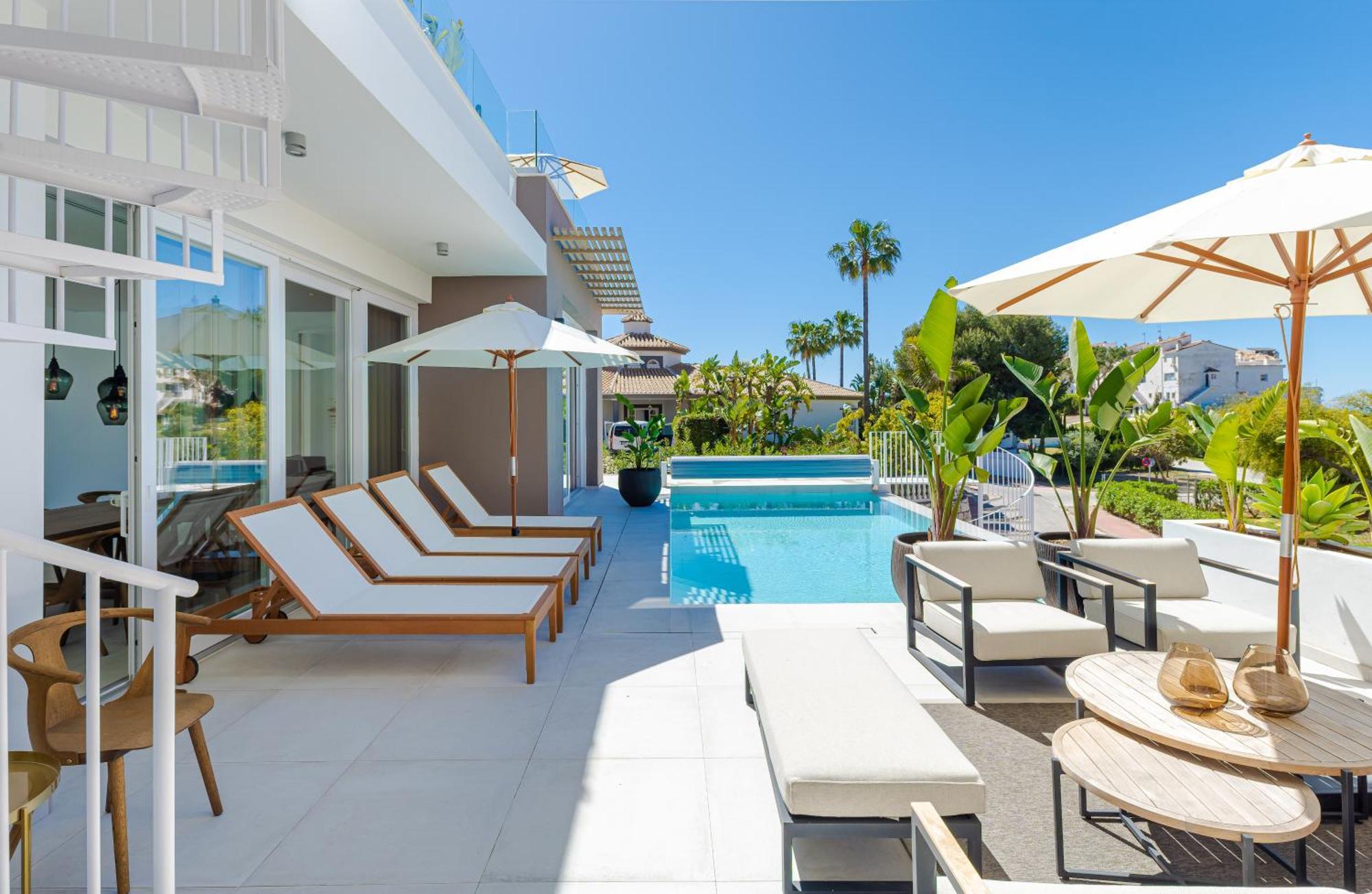 Modern With Heated Pool, Gym & Cinema Marbella