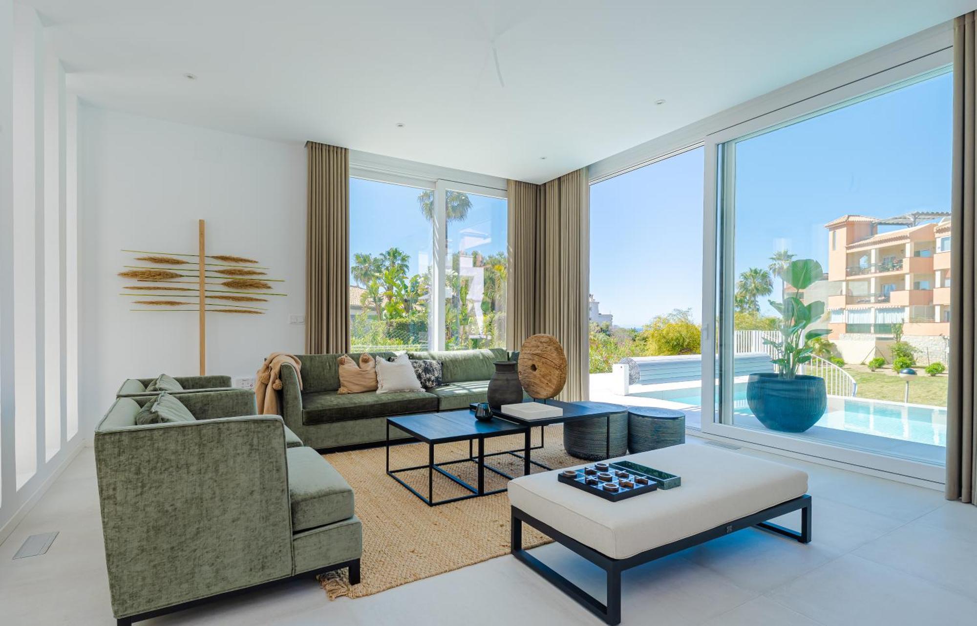 Villa Modern With Heated Pool, Gym & Cinema *